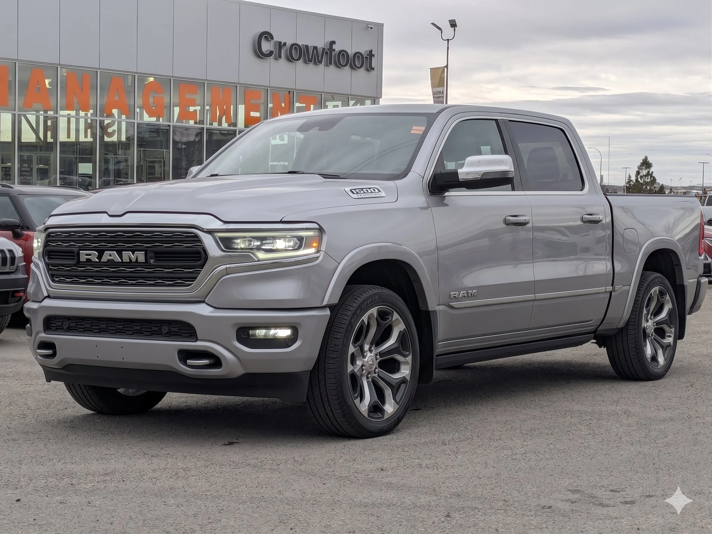Used 2023 Silver RAM Limited - - Elite Pkg  - Ltd Lvl 1 Grp  - Pano Sunroof  - 22 Wheels  & More image 4