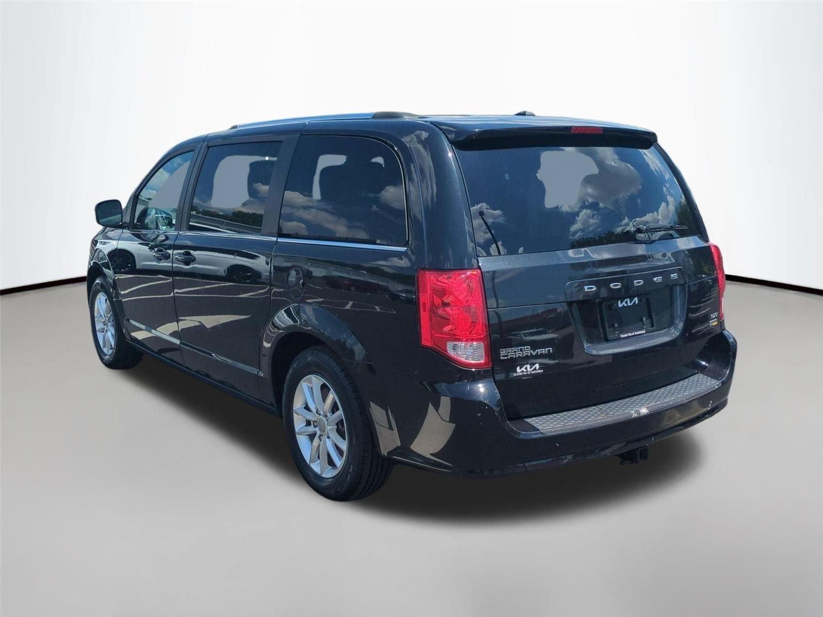 Used 2018 Black Onyx Crystal Pearlcoat Dodge SXT image 9