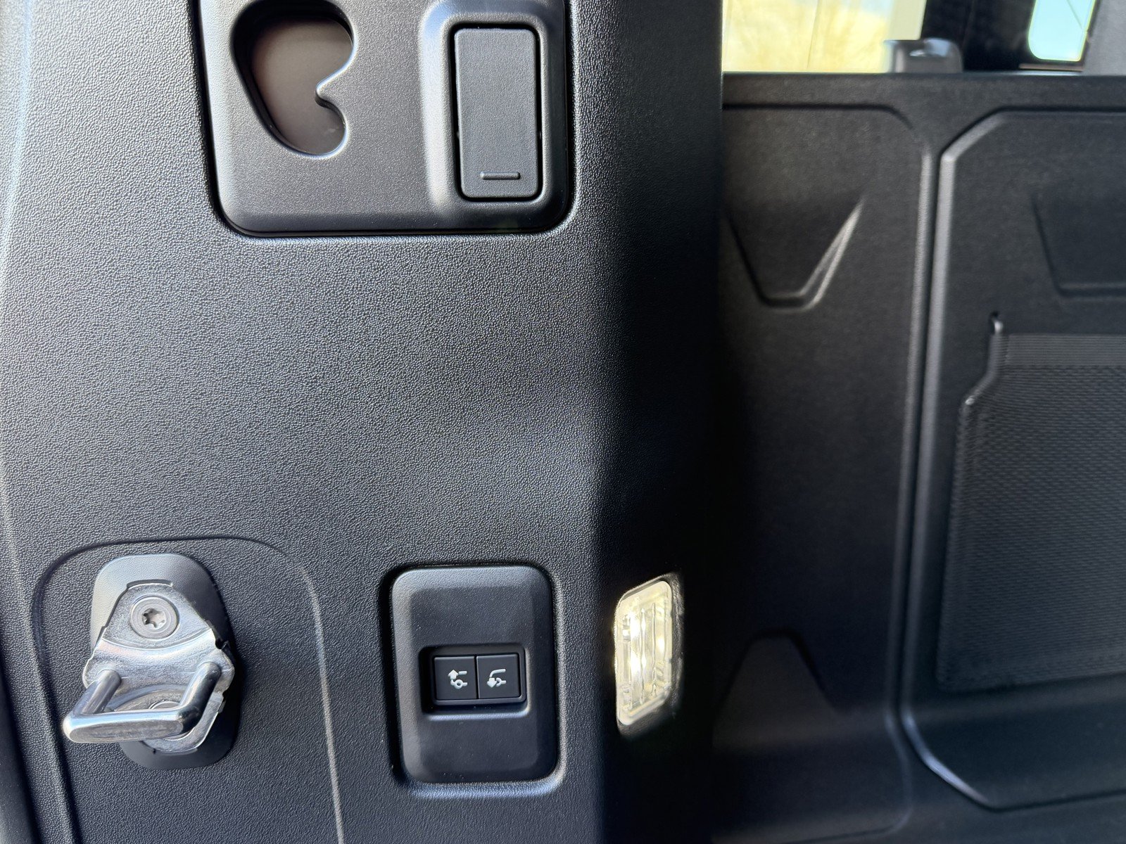 2026 Land Rover Defender S - Photo 31