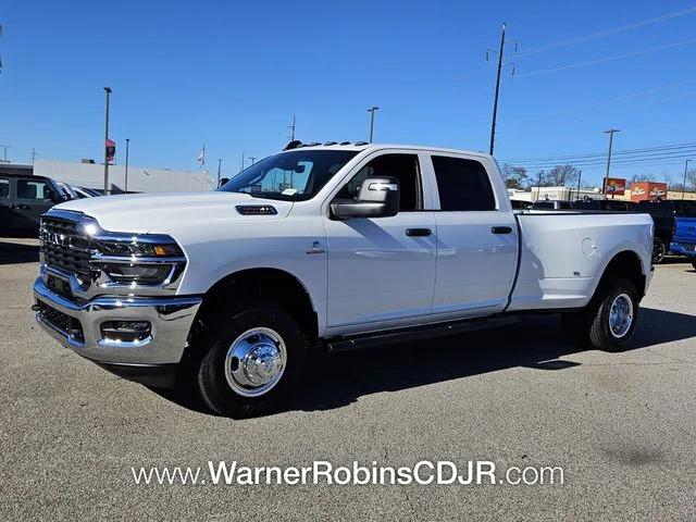 New 2026 Bright White Clear-Coat Exterior Paint RAM Tradesman image 3