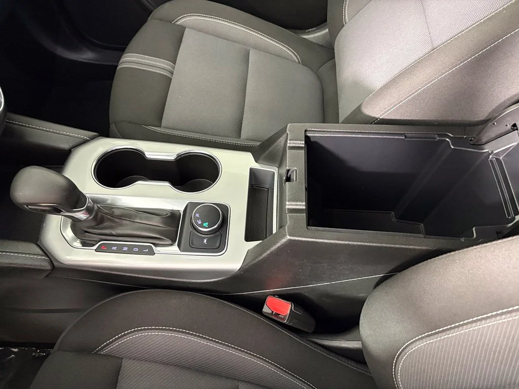 Used 2025 Summit White Chevrolet LT image 30