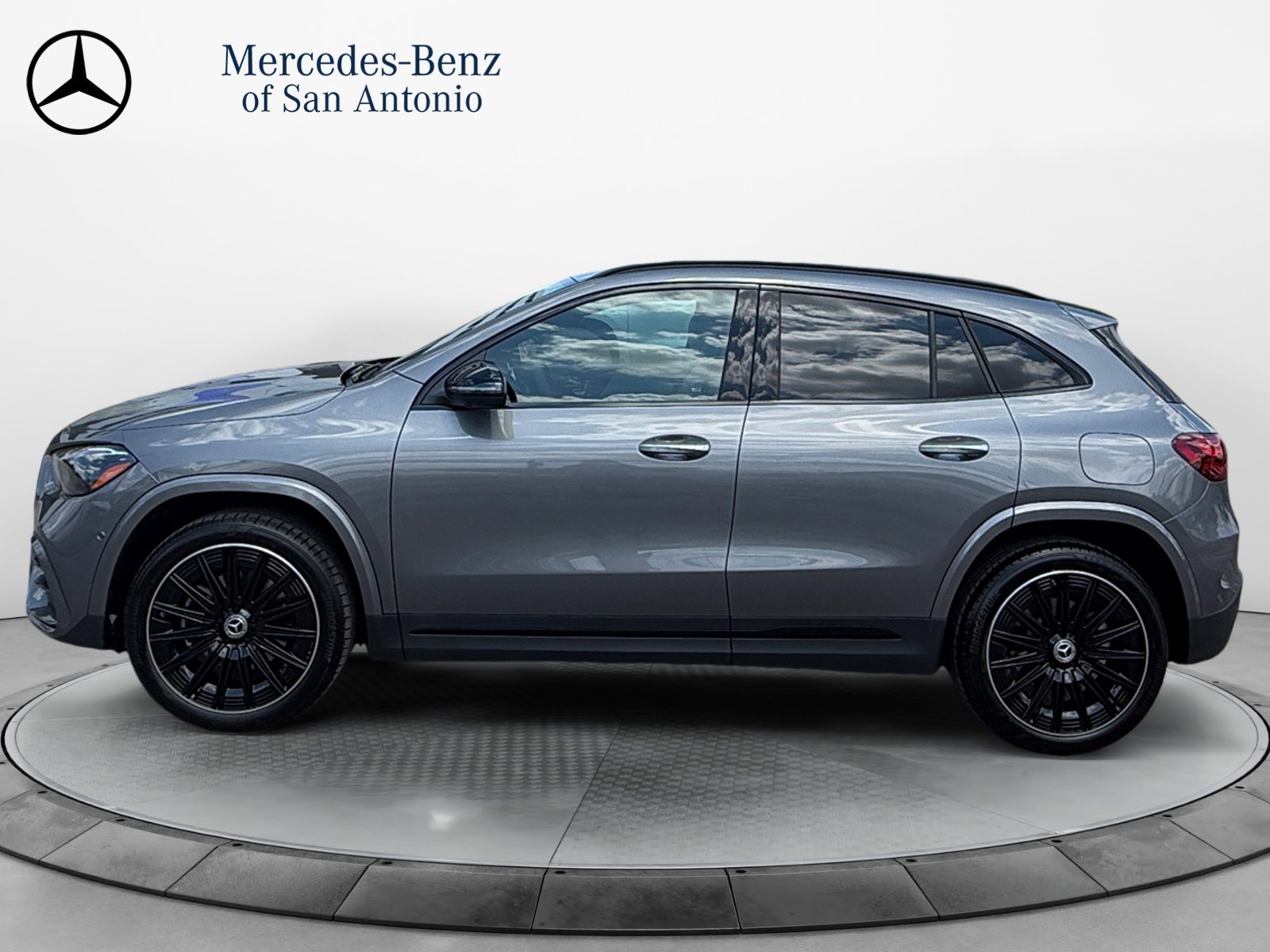 New 2026 Mountain Grey Metallic Mercedes-Benz GLA 250 image 29