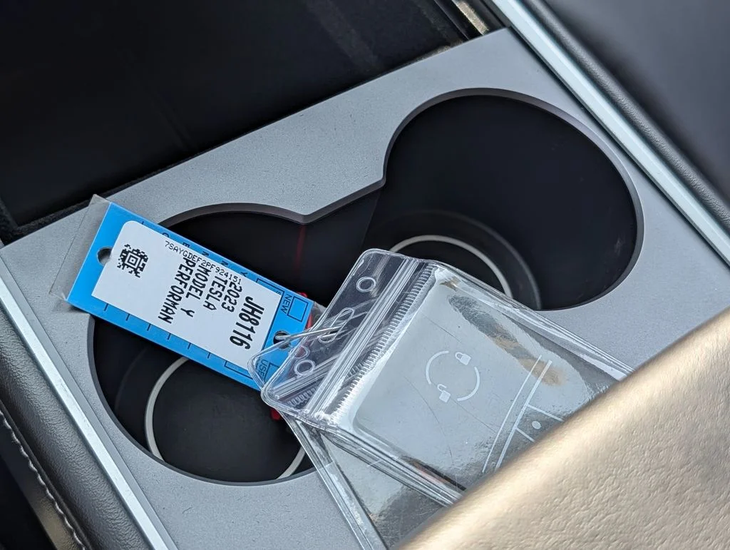 Used 2023  Tesla Performance image 30