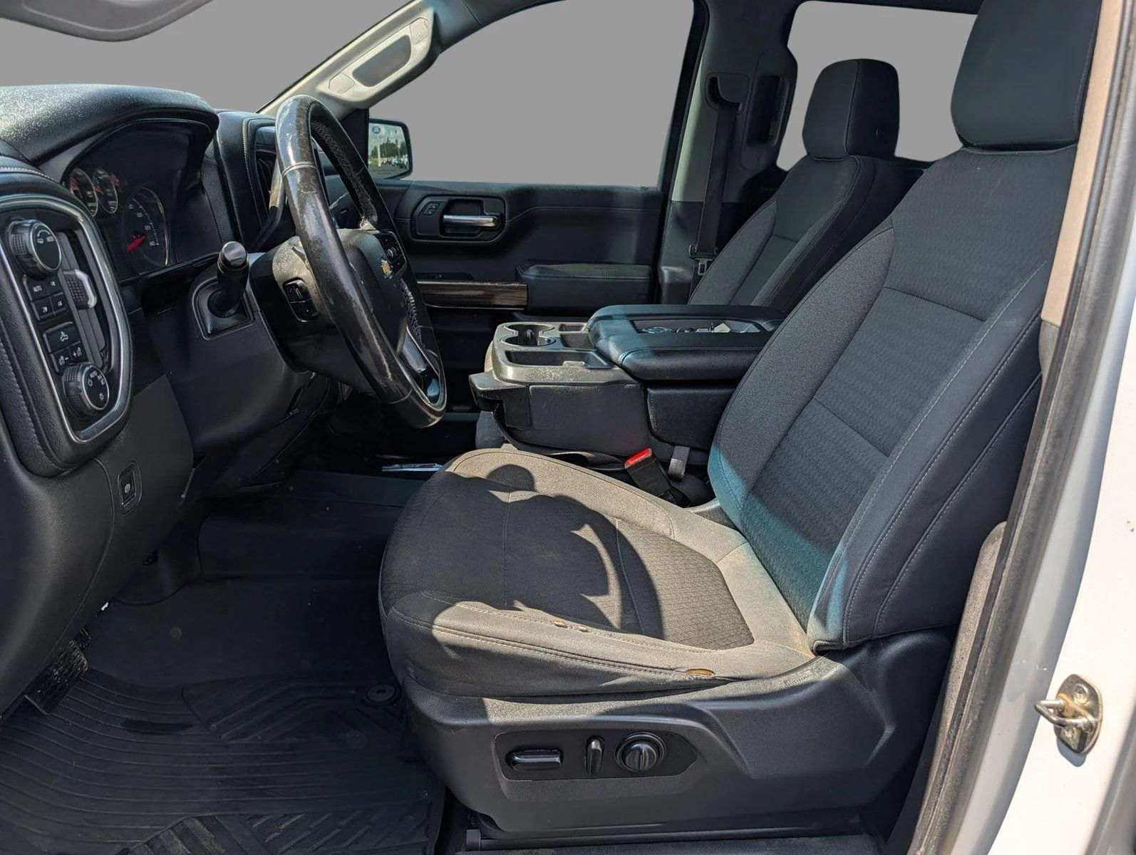 Used 2020 SUMMIT WHITE Chevrolet LT image 11