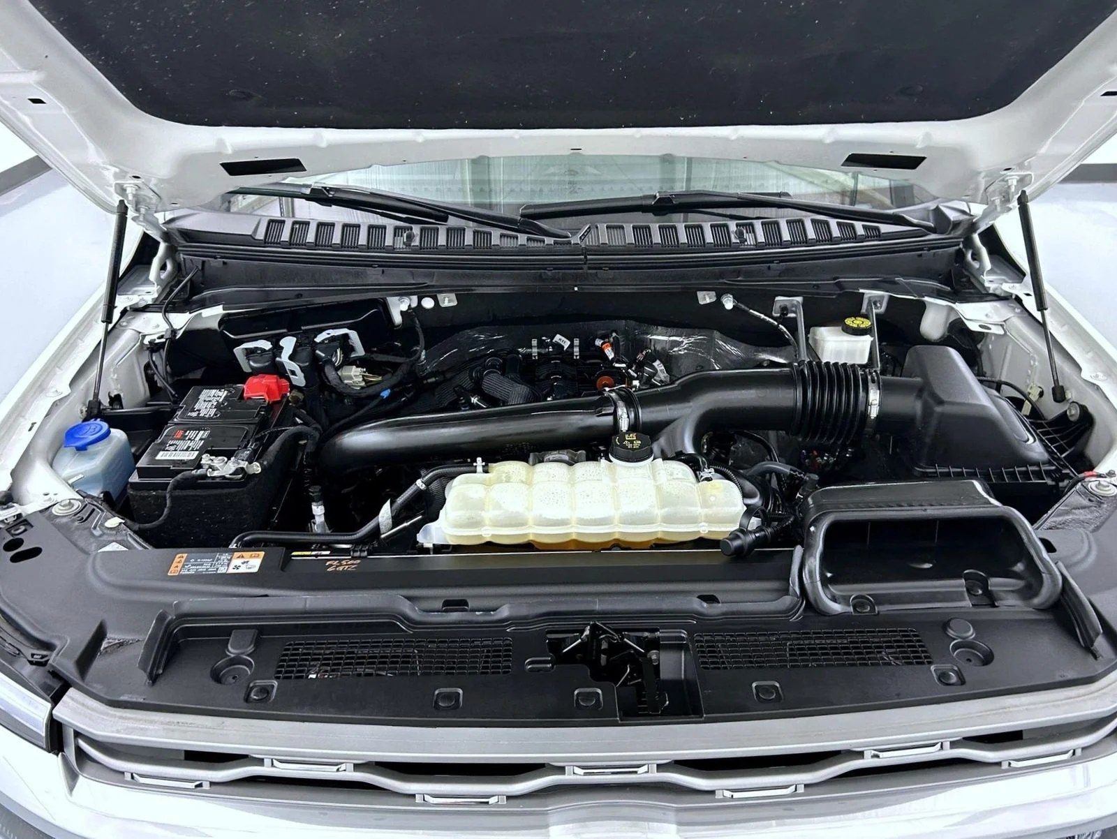 Used 2024 White Ford Platinum image 28