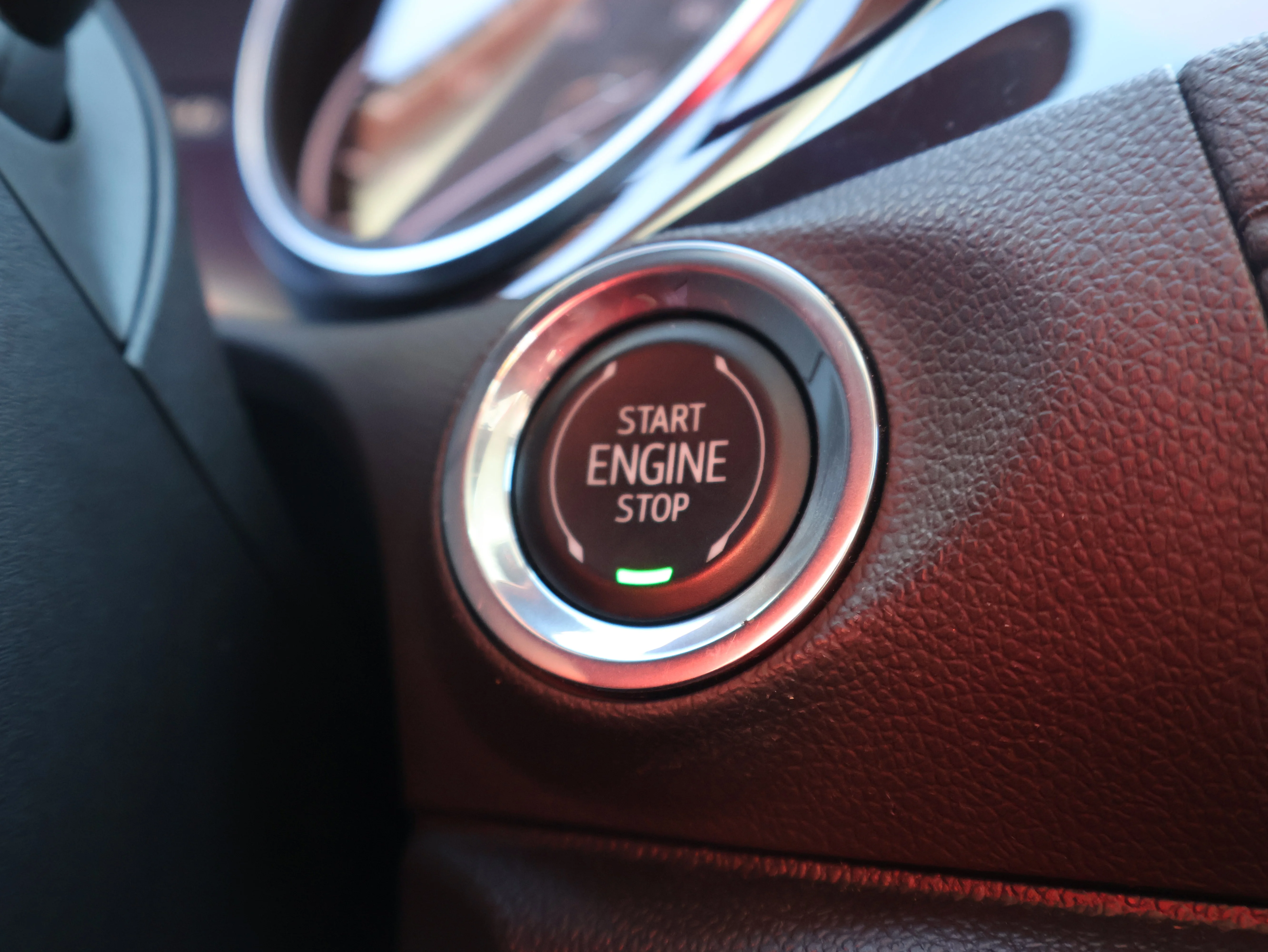 Used 2023 White Frost Tricoat Buick Essence image 32