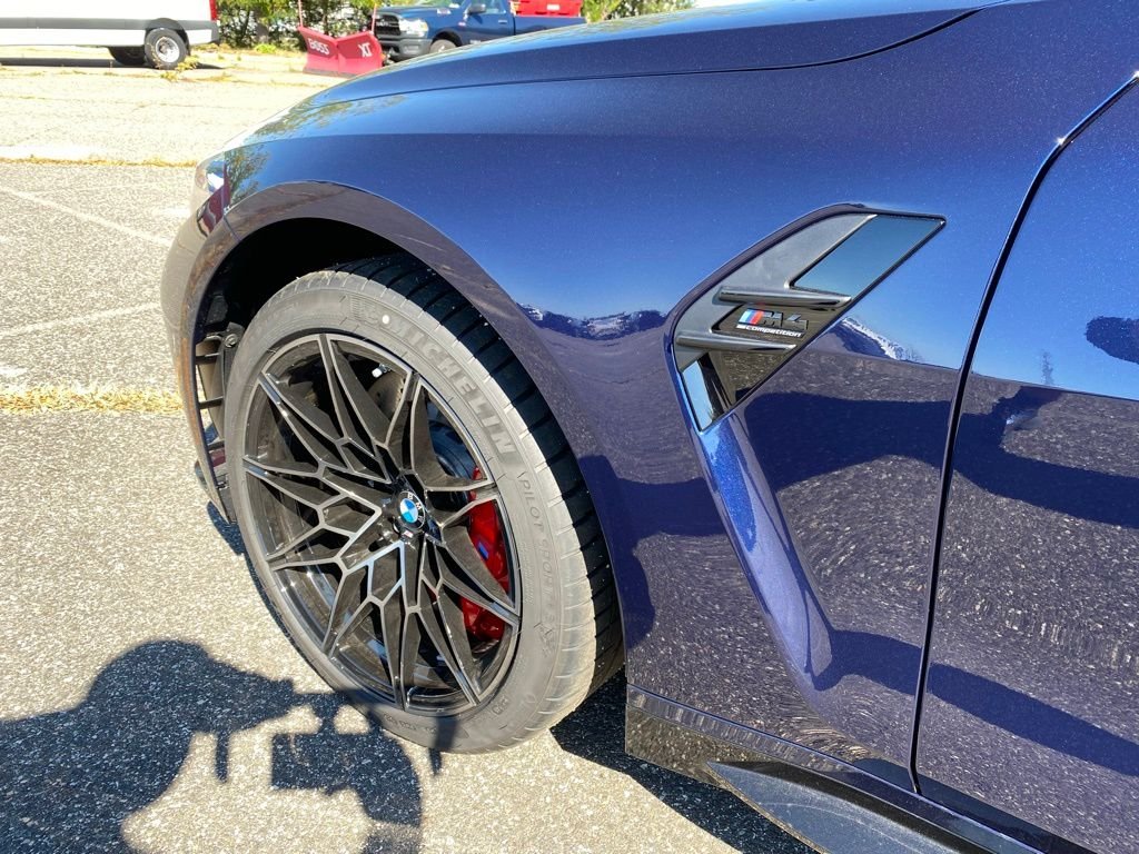 New 2026 Tanzanite Blue II Metallic BMW Competition image 9