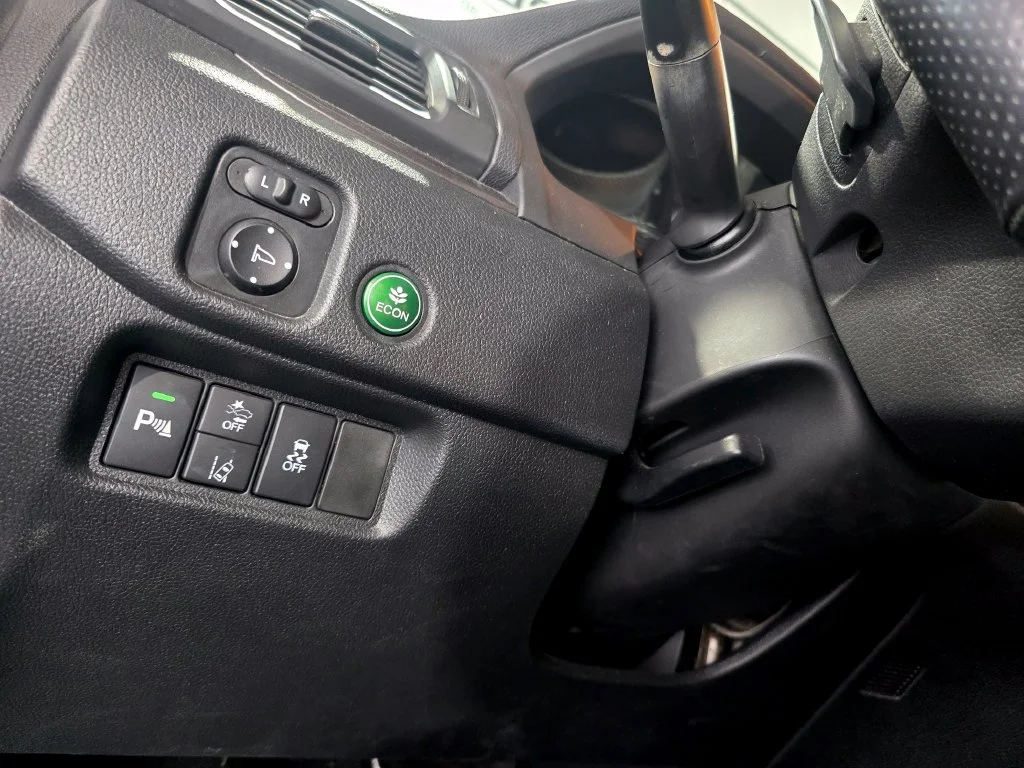 Used 2022 White Honda EX-L image 14