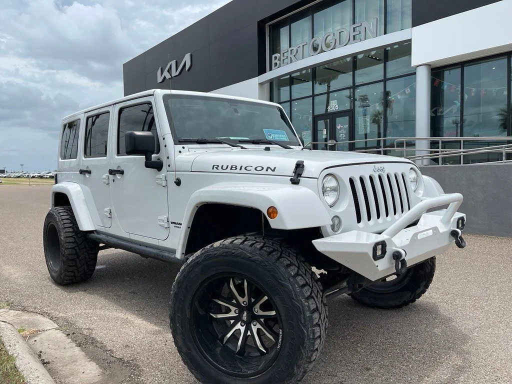 Used 2016 White Jeep Unlimited Rubicon image 1