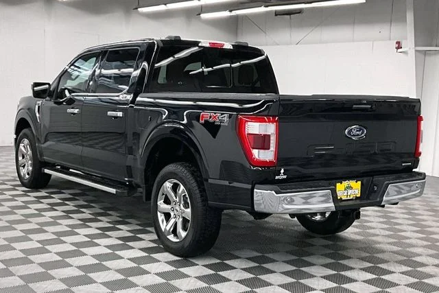 Used 2023 Agate Black Metallic Ford Lariat image 3