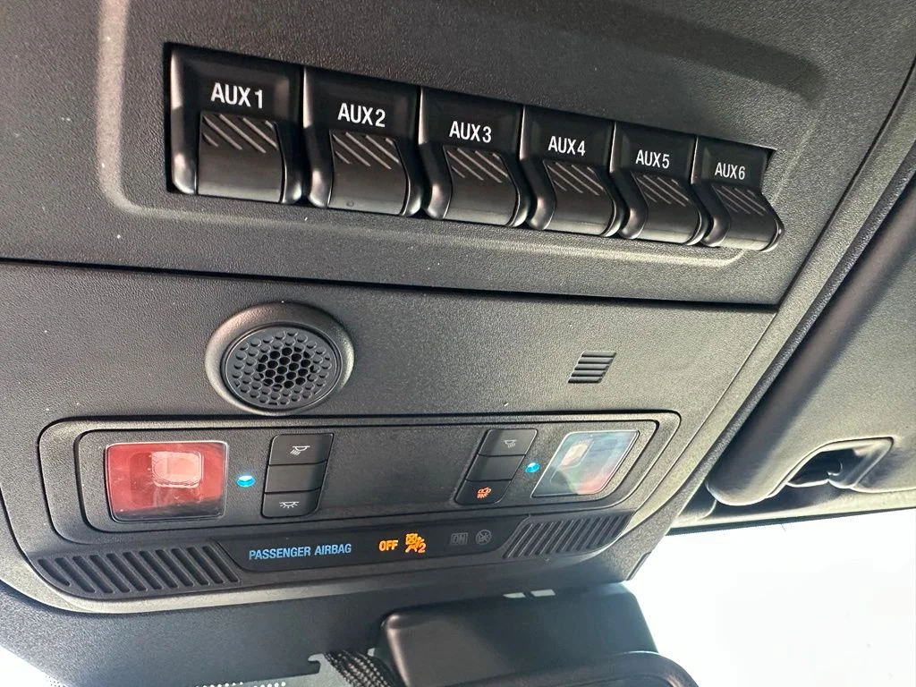 Used 2022 Red Ford Wildtrak image 24