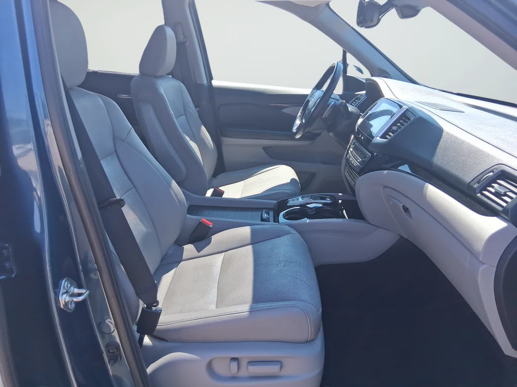 Used 2016 Blue Honda Elite image 24