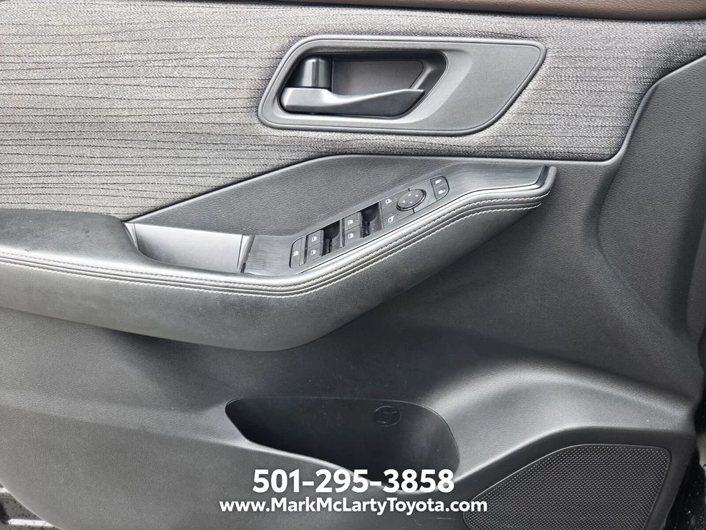Used 2021 Black Nissan S image 23