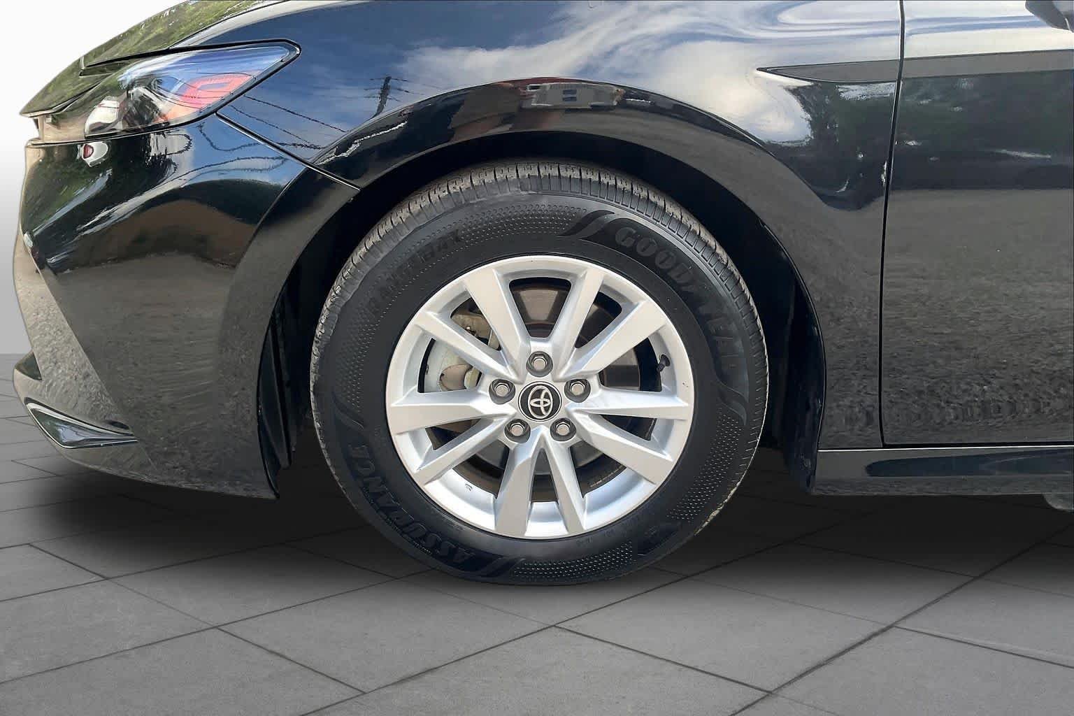 Used 2025 Midnight Black Metallic Toyota LE image 11