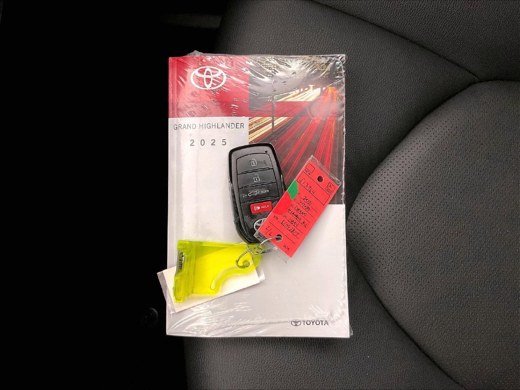 Used 2025 White Toyota XLE image 16