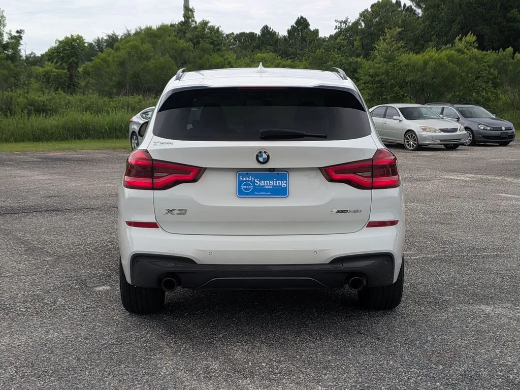 Used 2021 White BMW sDrive30i image 4