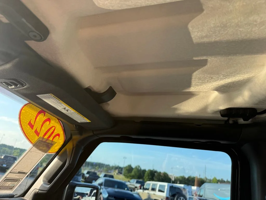 Used 2022 Black Jeep Altitude image 16