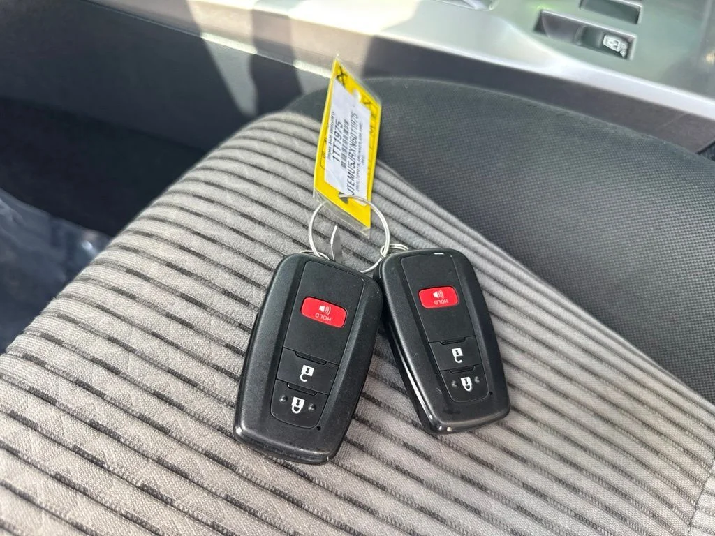 Used 2022 Red Toyota SR5 image 32