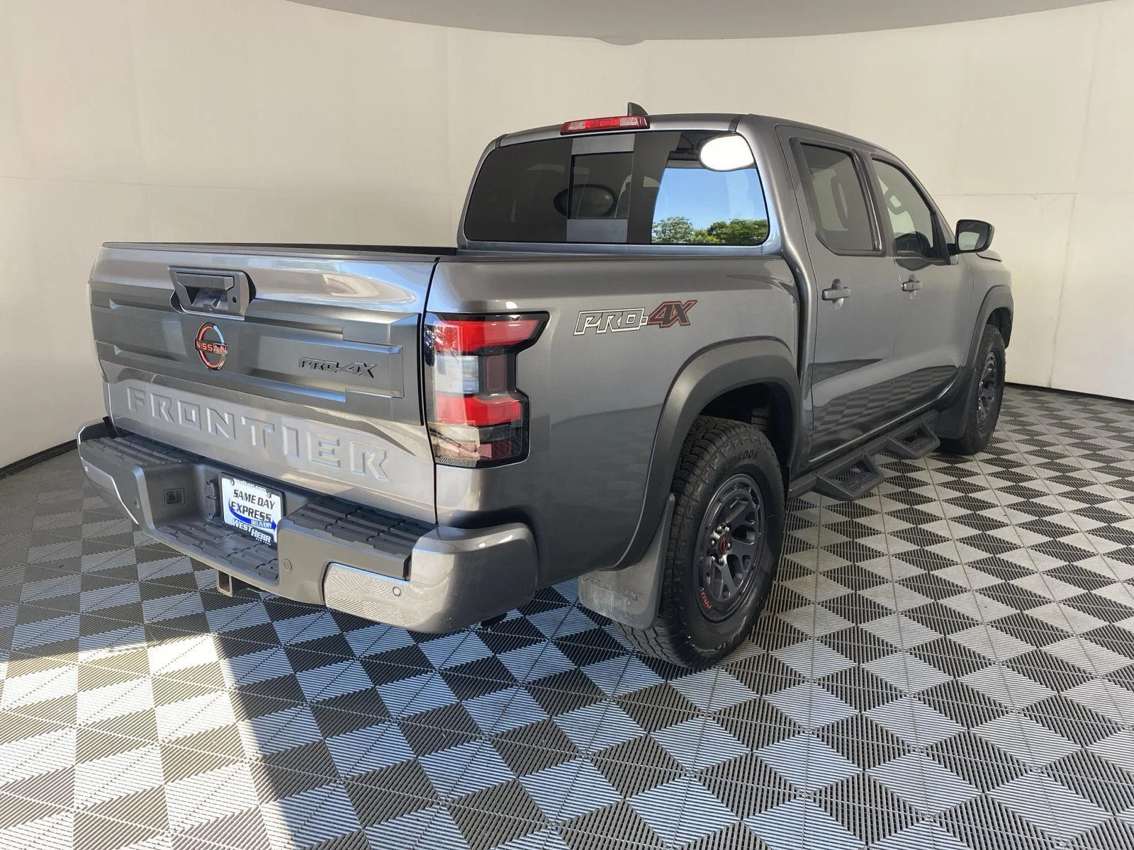 Used 2025 Gun Metallic Nissan PRO-4X image 7