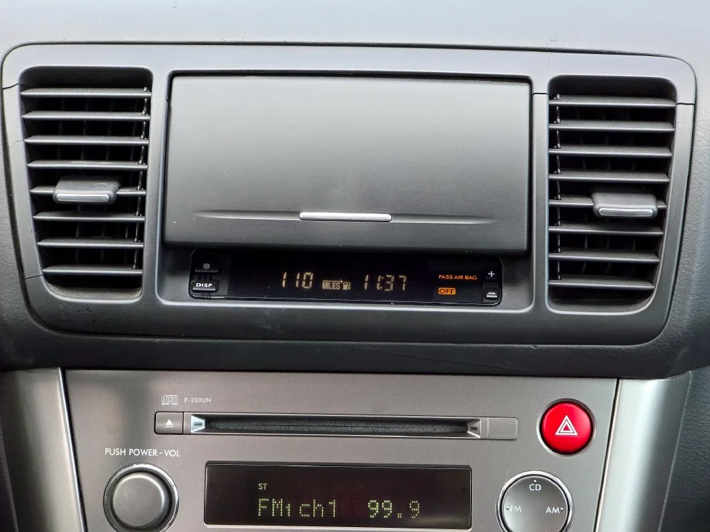 Used 2005  Subaru 2.5i image 8