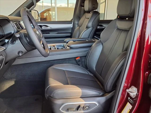 New 2026 Velvet Red Pearl-Coat Exterior Paint Jeep Grand Wagoneer image 4
