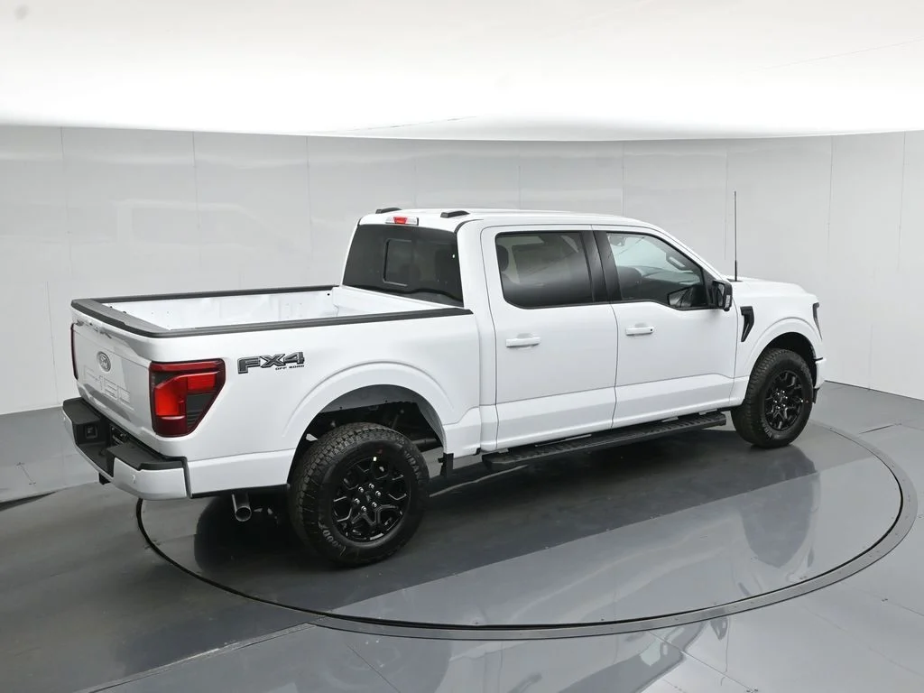 New 2026 Oxford White Ford XLT image 42