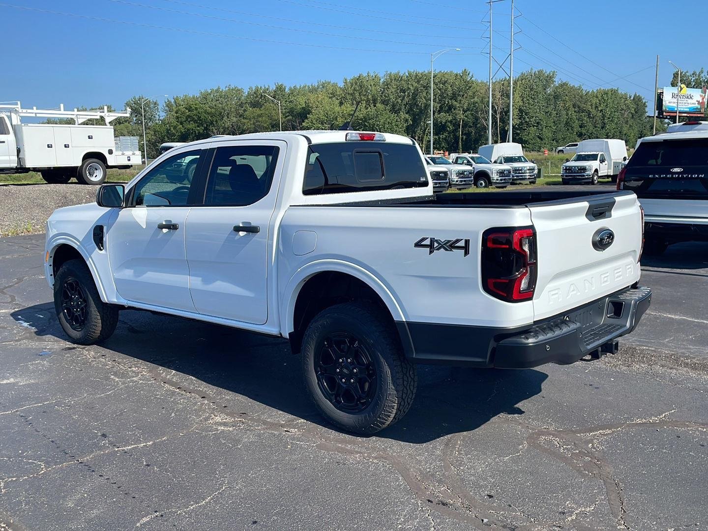 New 2026 Oxford White Ford XLT image 3