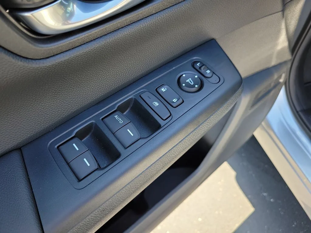 2026 Honda CR-V LX - Photo 18