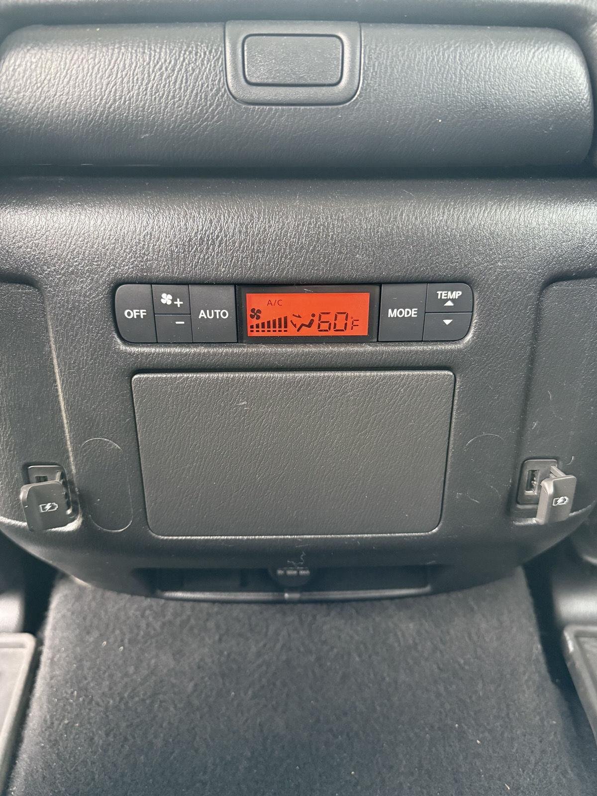 Used 2019 Pearl White Tricoat Nissan SV image 18