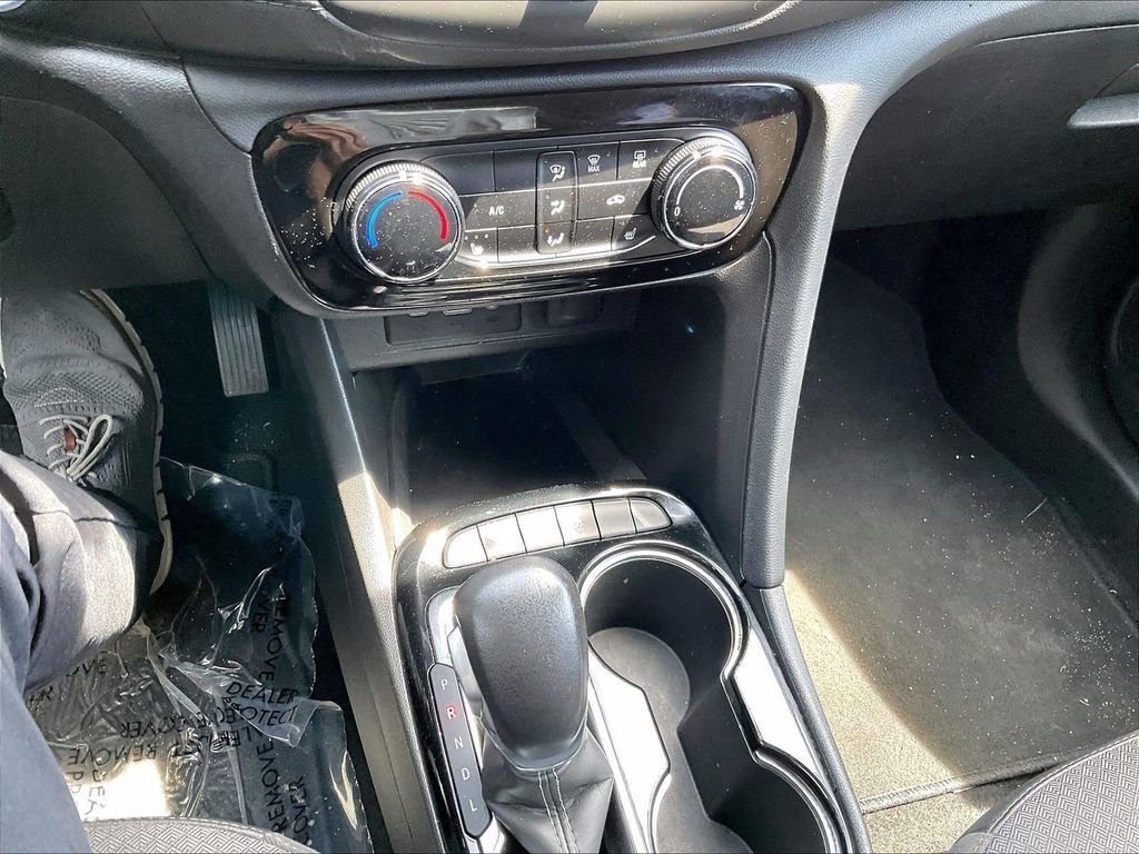 Used 2022 White Buick Preferred image 25