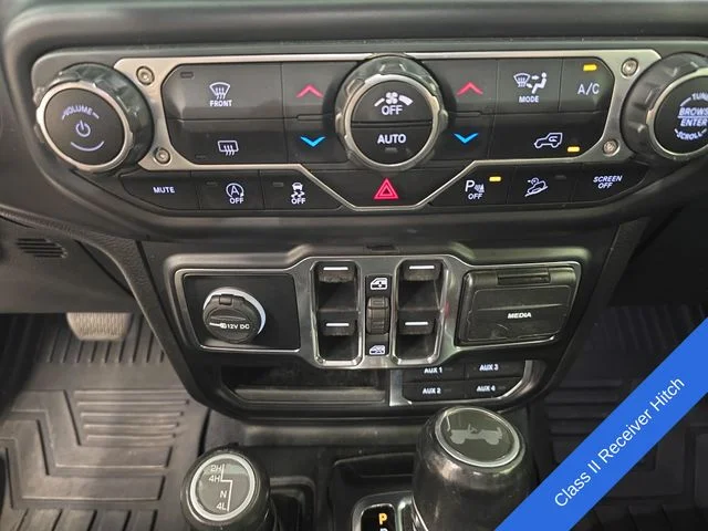 Used 2020 Bikini Pearlcoat Jeep Unlimited Sahara image 24