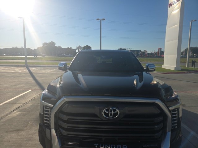 Used 2025  Toyota Limited image 3
