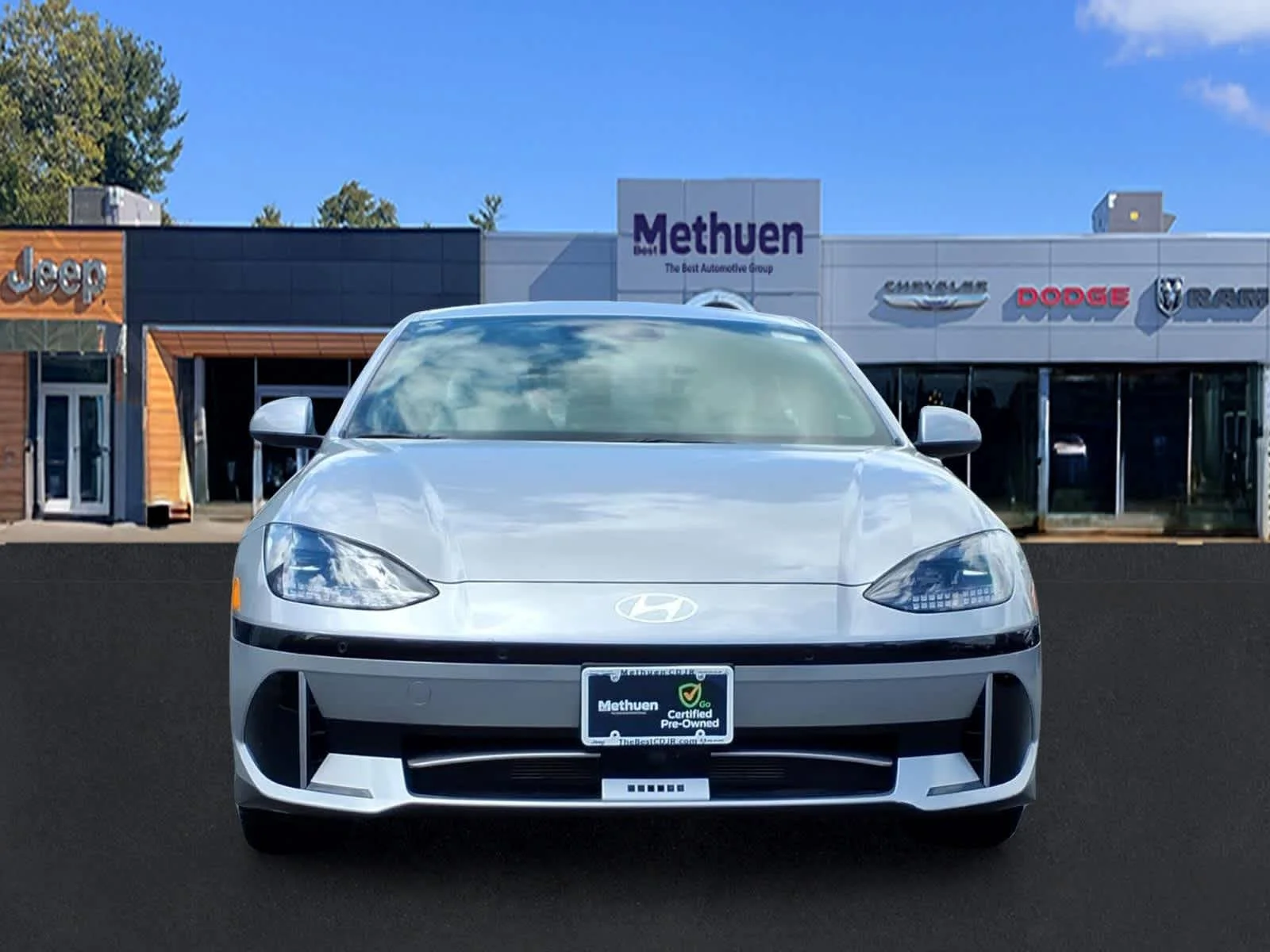 Used 2023 Curated Silver Hyundai SEL image 10