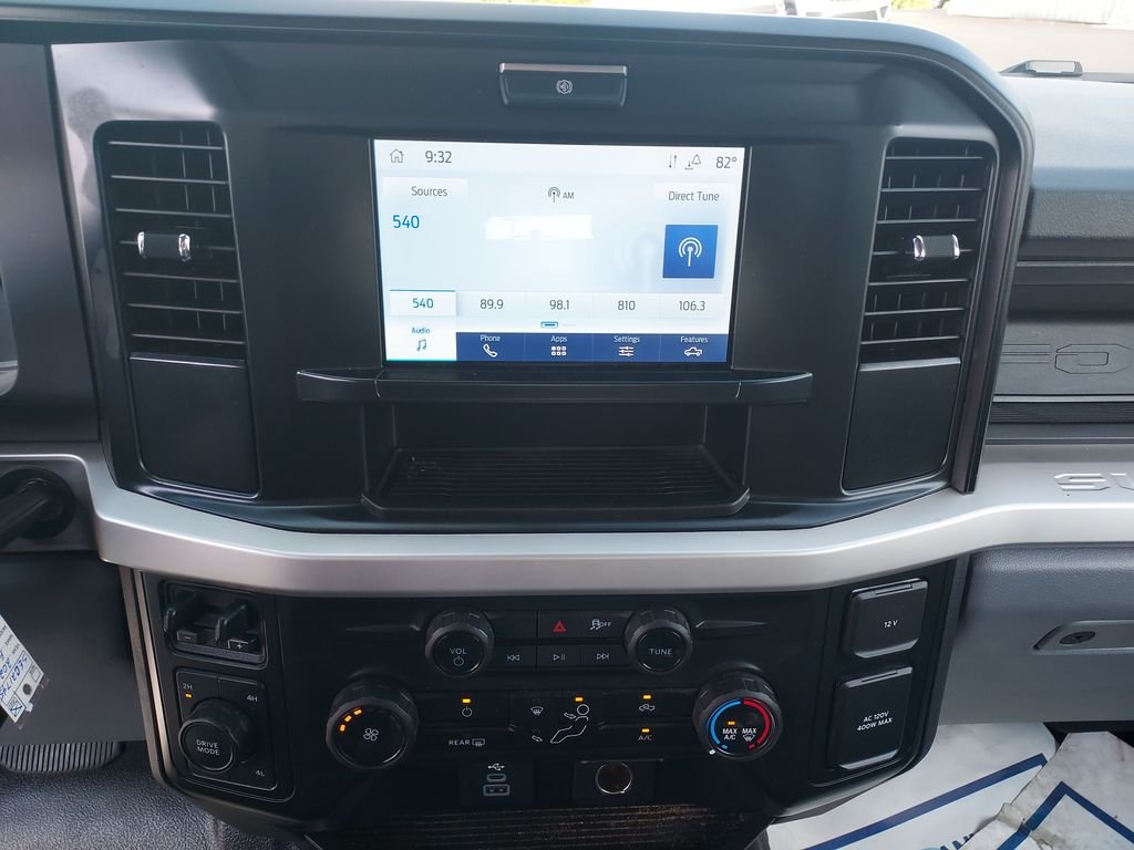 Used 2025 White Ford XL image 21
