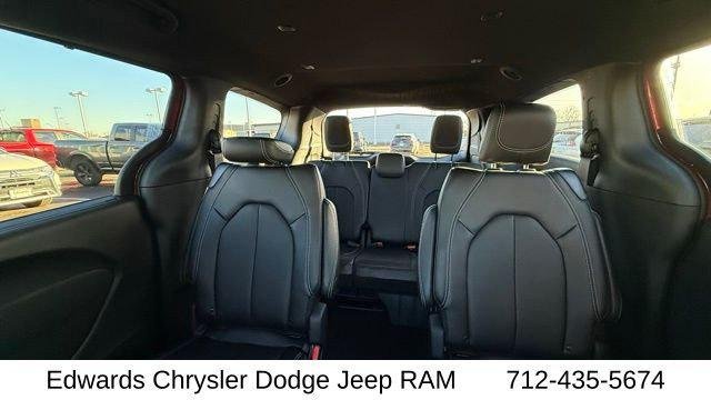 2026 Chrysler Pacifica Select - Photo 31