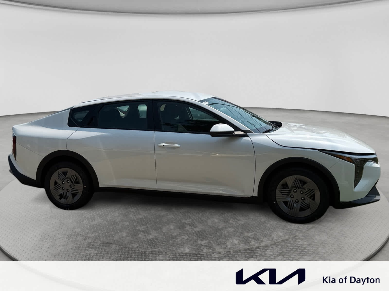 New 2026 SNOW WHITE PEARL Kia LX image 4