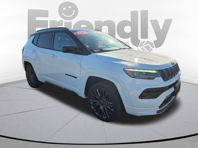 Used 2023 White Jeep Limited image 3