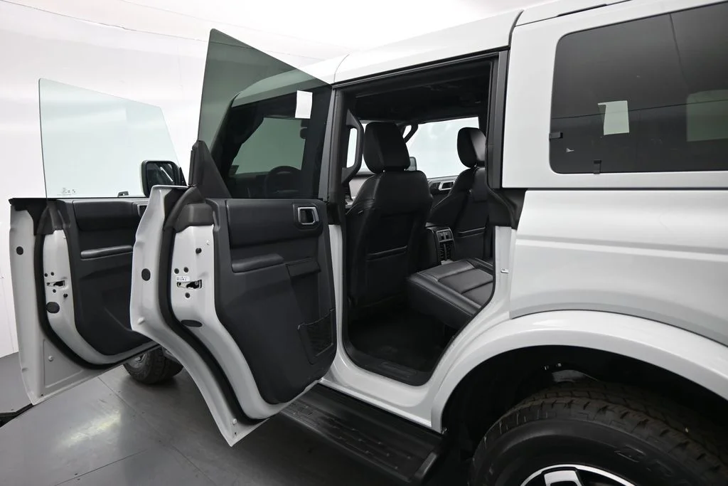New 2026 Avalanche Gray Ford Outer Banks image 17