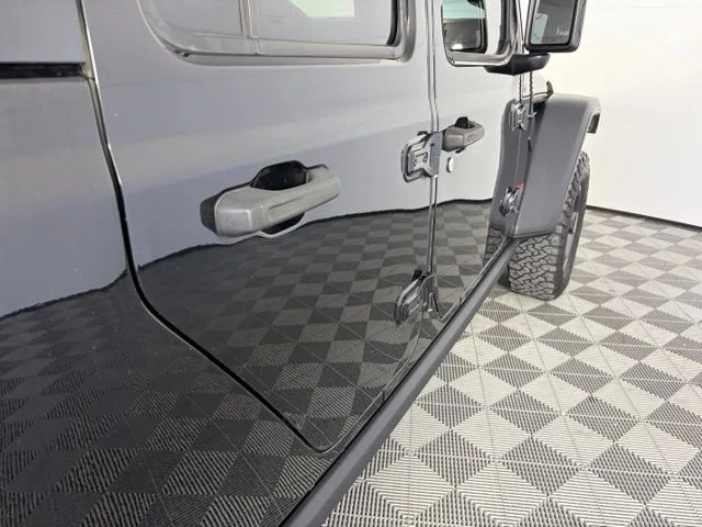 Used 2022 Black Jeep Rubicon image 9