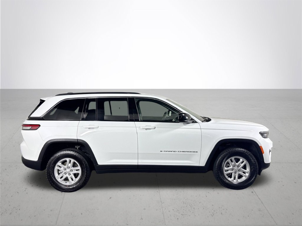Used 2025 Bright White Clearcoat Jeep Laredo image 5