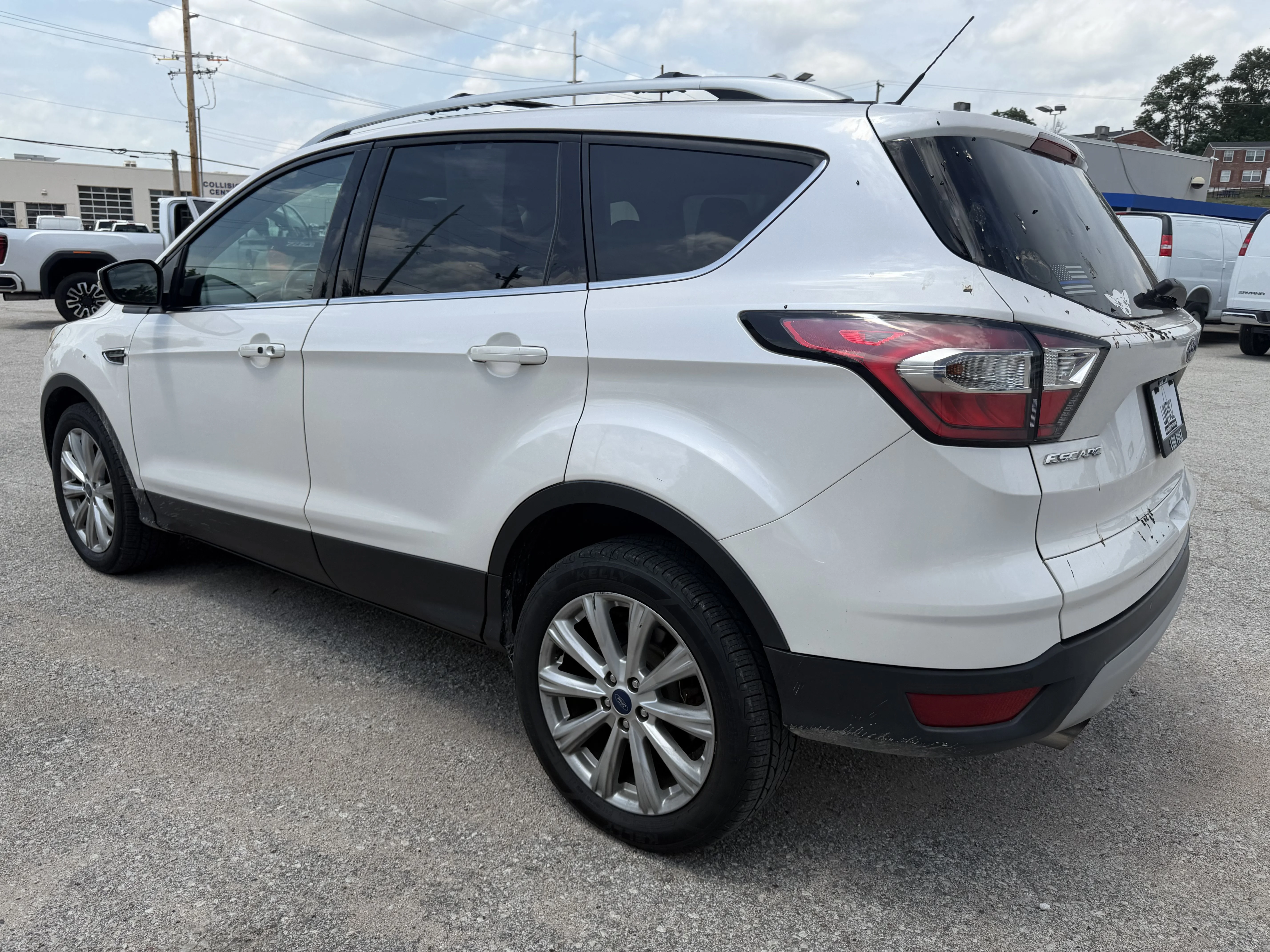 Used 2017  Ford Titanium image 5