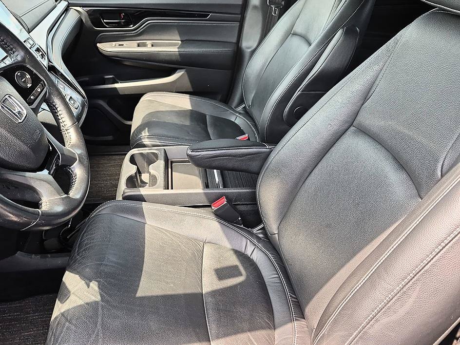 Used 2022 White Honda Touring image 15