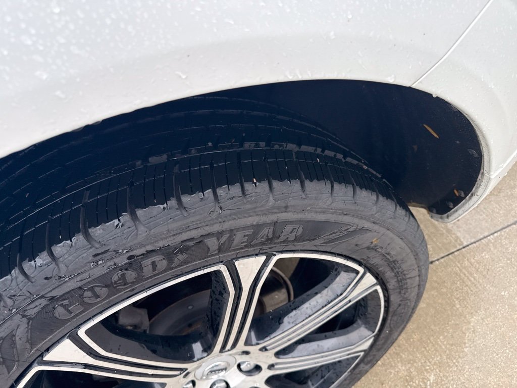 Used 2019  Volvo T5 Inscription image 21