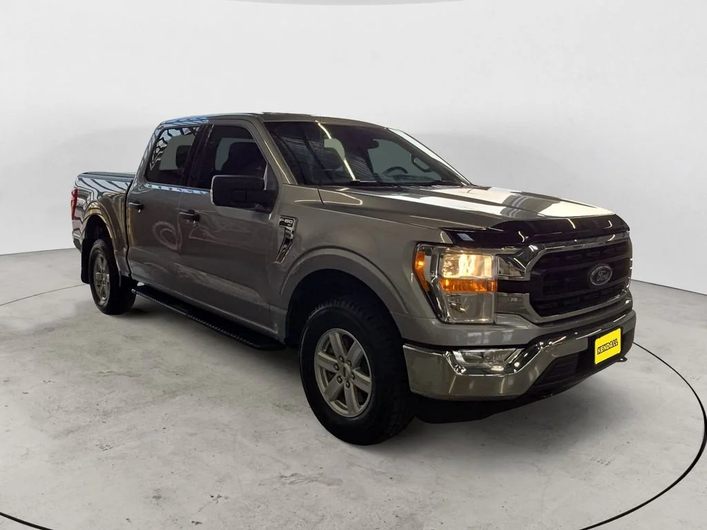 Used 2021 Silver Ford XLT image 3