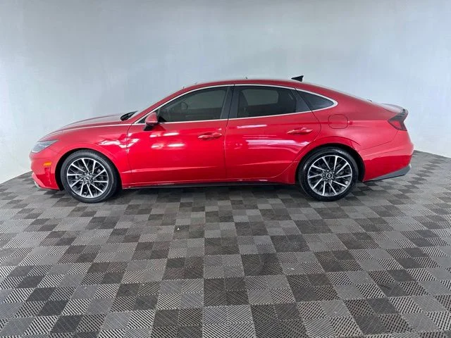 Used 2020 Red Hyundai Limited image 8