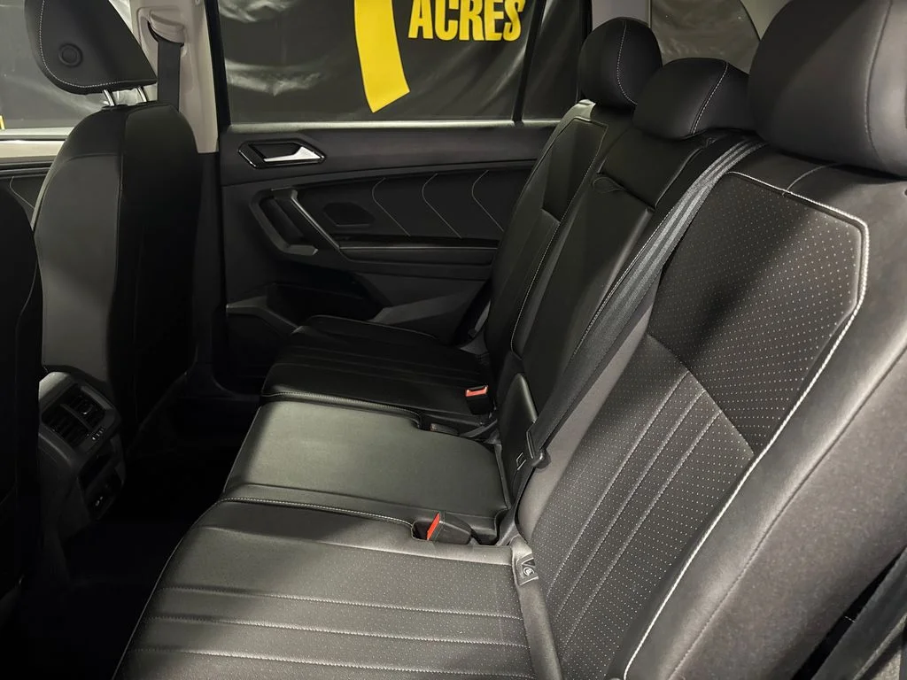 Used 2024  Volkswagen SE image 12