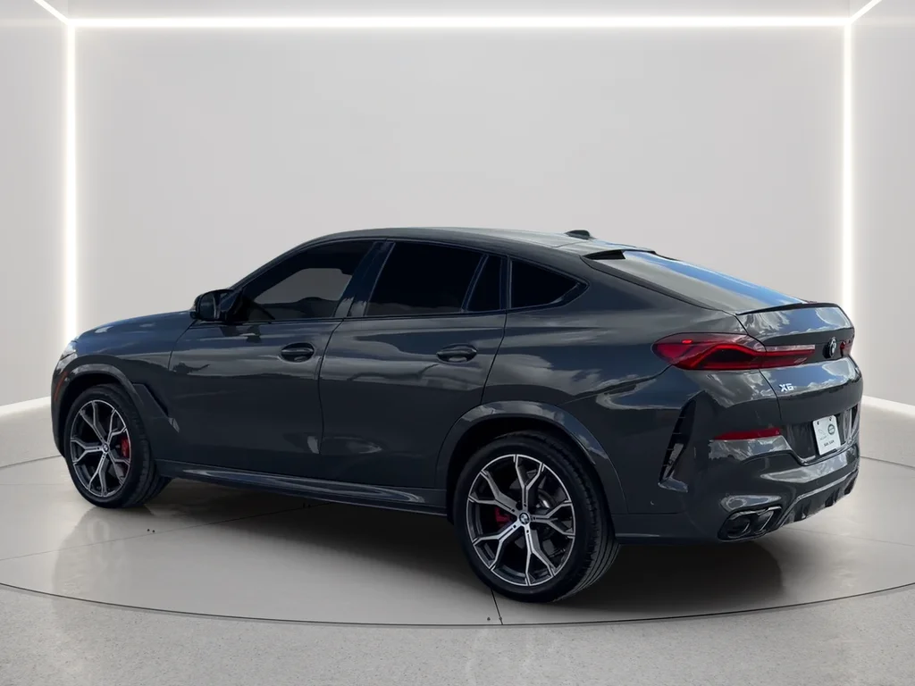 Used 2025 Gray BMW M60i image 7