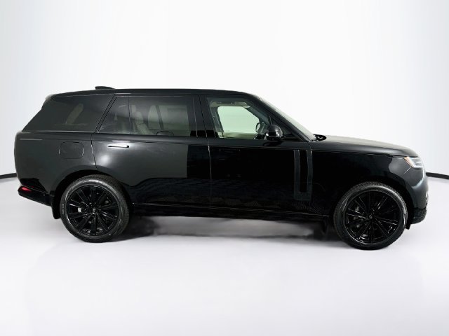 New 2027 Black Land Rover SE image 4