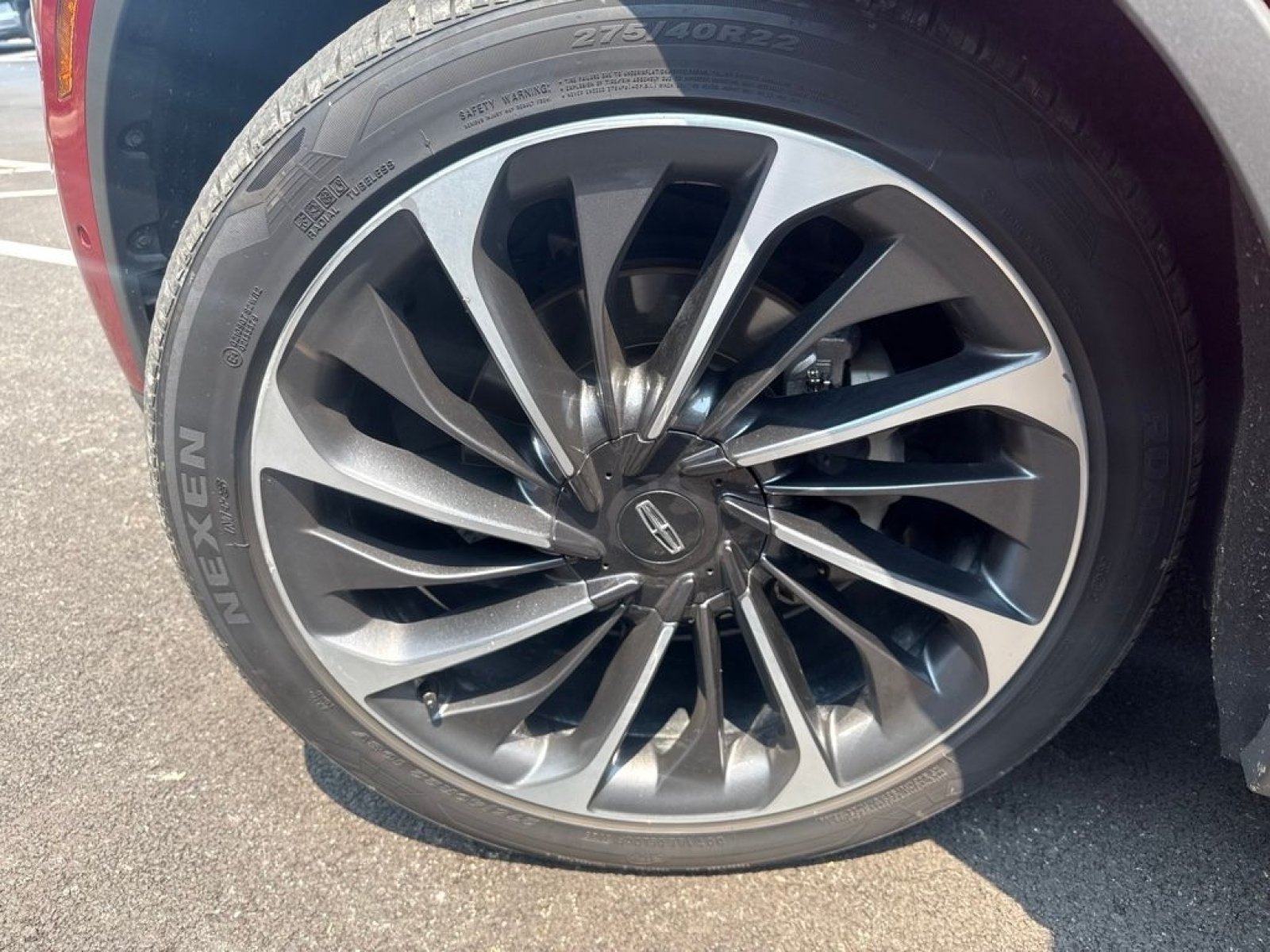 Used 2020 Red Lincoln Reserve image 14