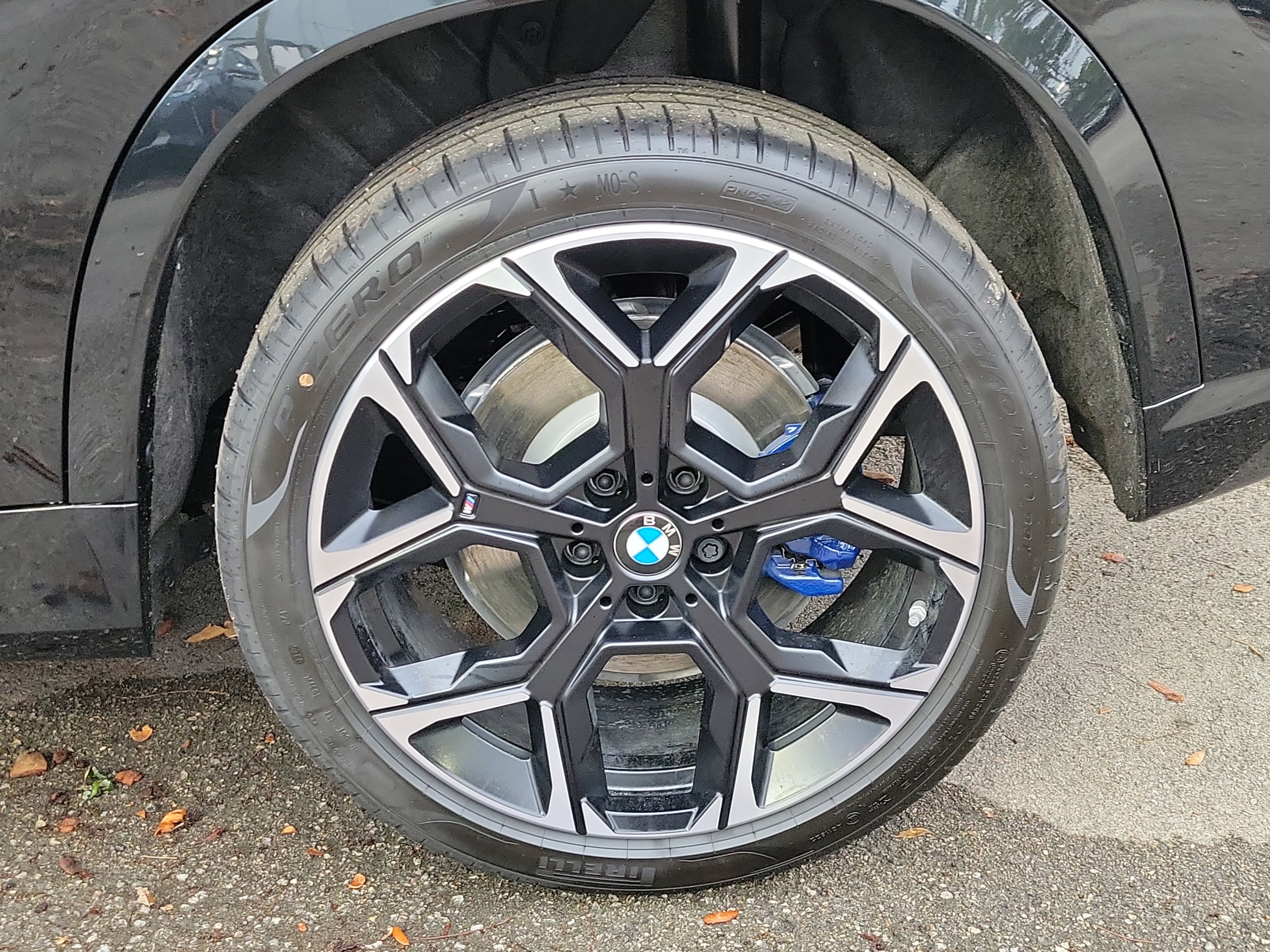 New 2026 Black Sapphire Metallic BMW M35i image 7